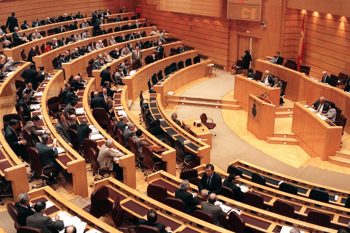 O Senado aproba a Lei ELA